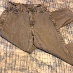 !! Gray High-Rise Mom jeans